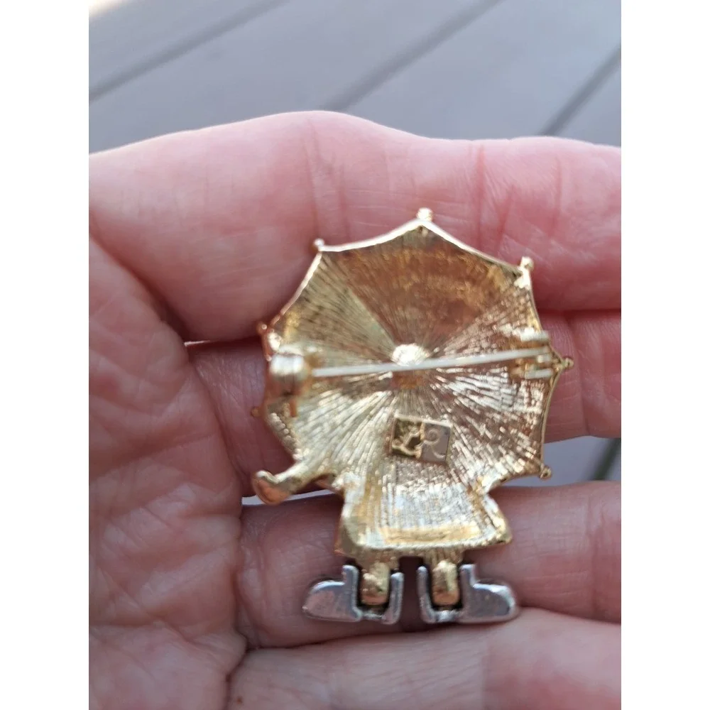 Lady Remington Brooch 